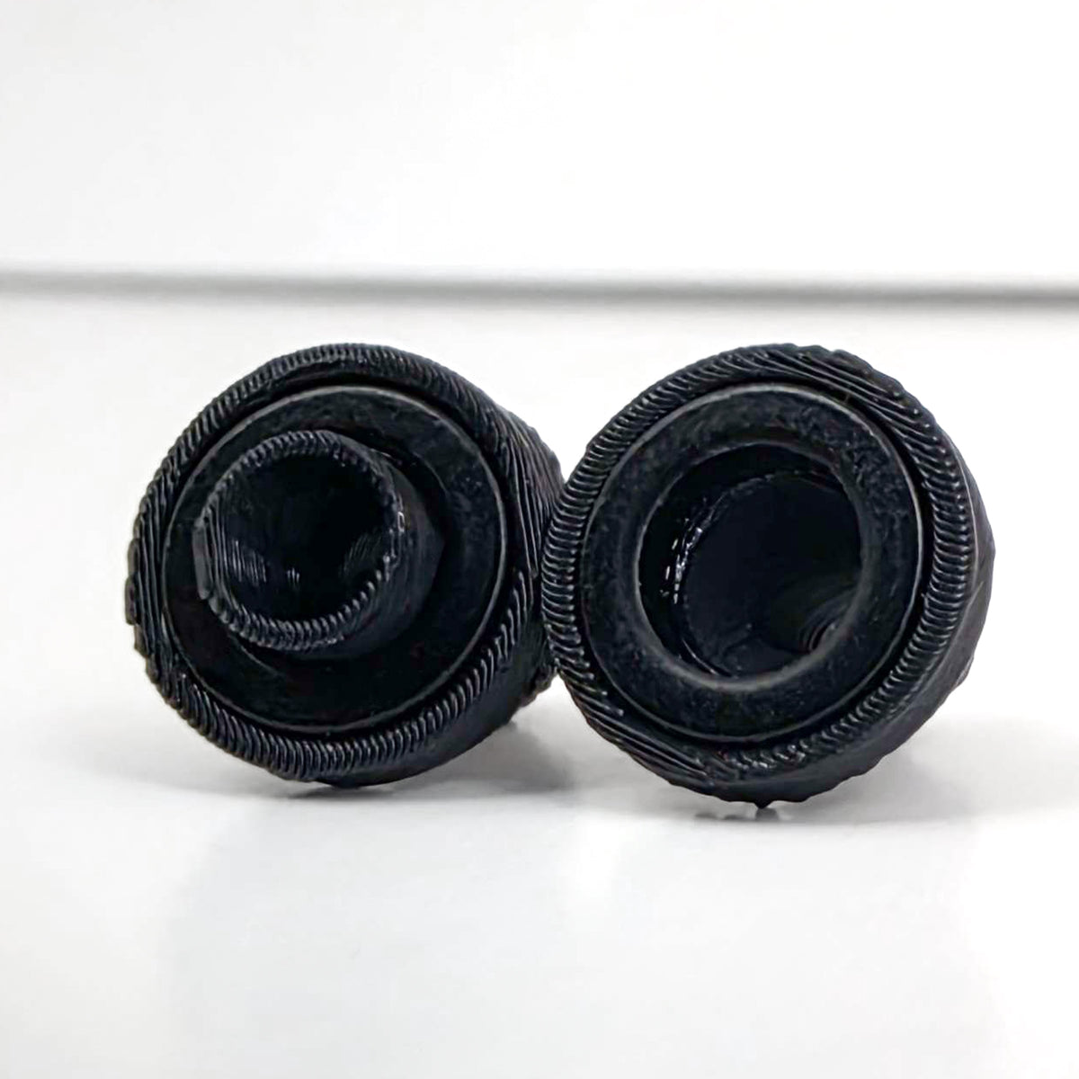 Male and female magnetic connector mating faces