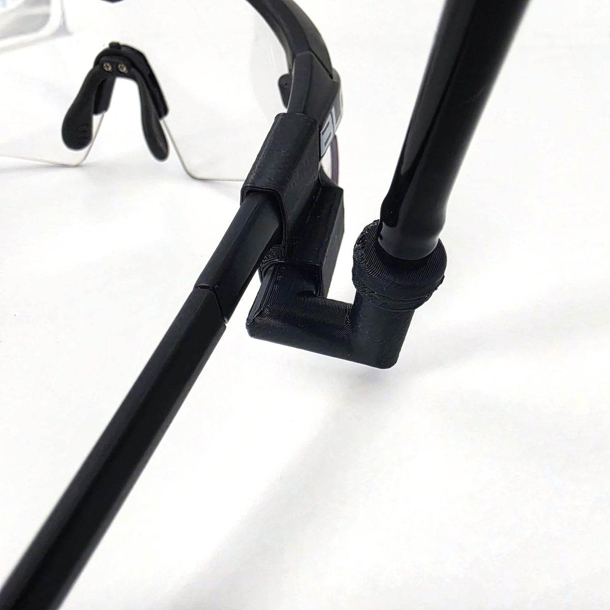 Top-down view of Echo offset insert and magnetic connector on ExFog tubing